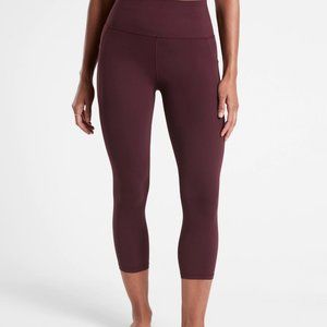 Athleta Maroon Salutation Stash Pocket II Capri Tights Size L